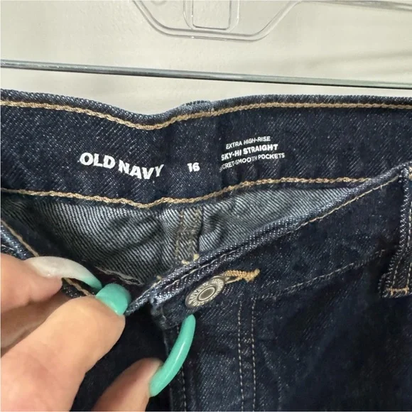 Old Navy Jeans - Picture 3 of 4